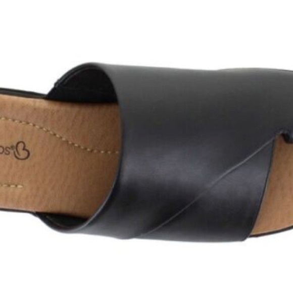 BareTraps Black Sandals with Open Toe Design and Cushioned Sole - Picture 5 of 5